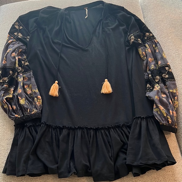 Free People Dresses & Skirts - Free People dress with unique designs on sleeves